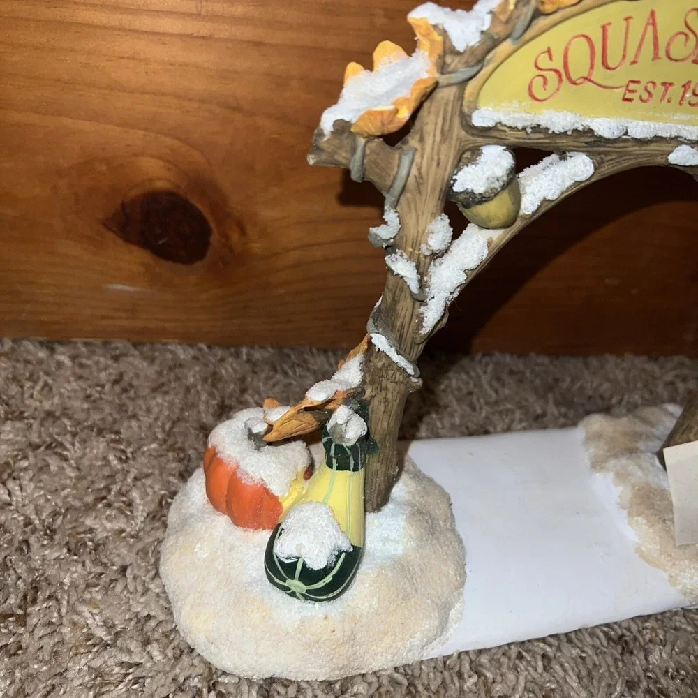 Charming‎ Tails SQUASHVILLE Est. 1994 Arch Accessory Village Sign 87533 New Tags